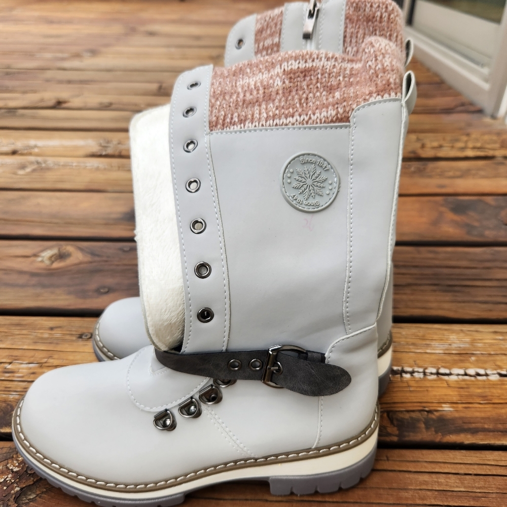 Women's boots size 7